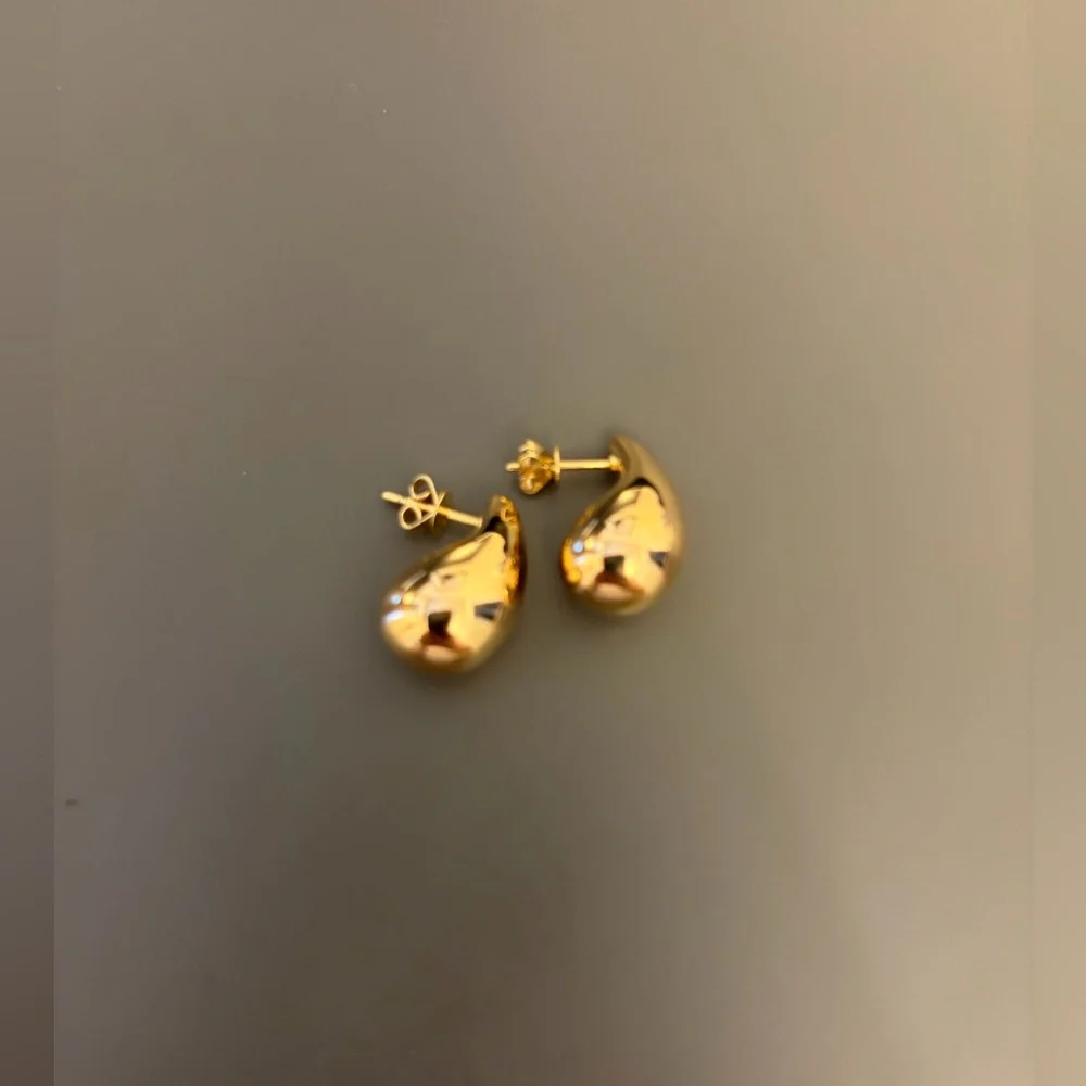 14k Gold Teardrop Earrings - Picture 3 of 8
